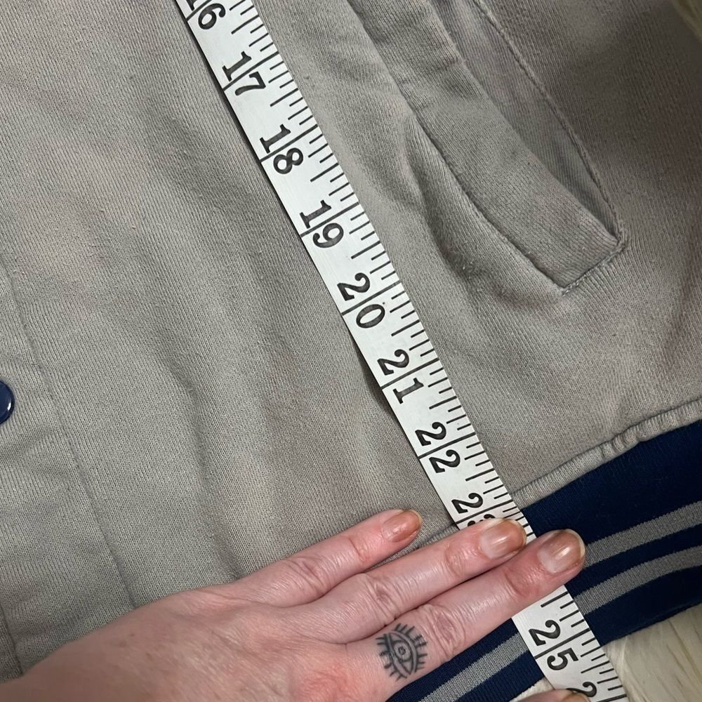 Walt Disney World Mickey Mouse 1971
Gray Button Down Bomber Jacket medium - Picture 7 of 11